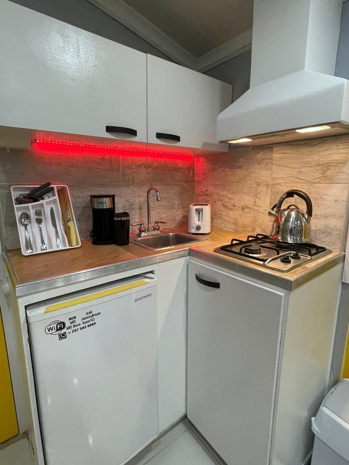 Jazmin'S Apartment Ораниестад Екстериор снимка
